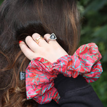 Load image into Gallery viewer, Coral Queen (Coral/Mix)-XXXL Scrunchie