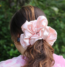 Load image into Gallery viewer, Golden Pearl (Champagne)-XXXL Scrunchie
